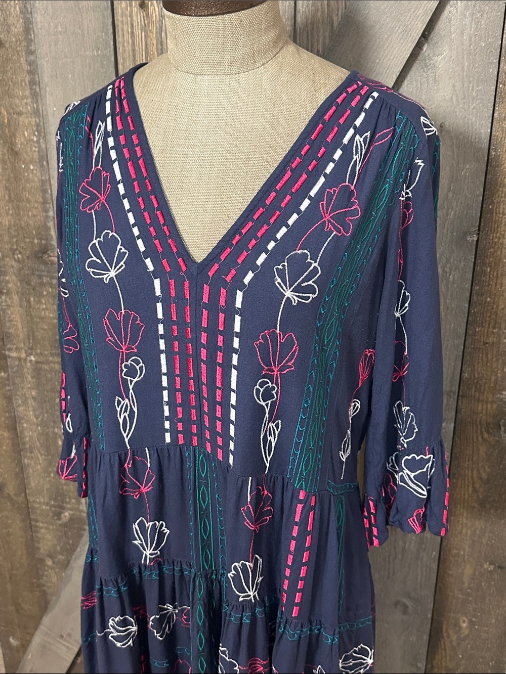 Anthropologie Akemi + Kin Navy Blue Embroidered Boho Floral Mini Dress Size 8 - Picture 5 of 12